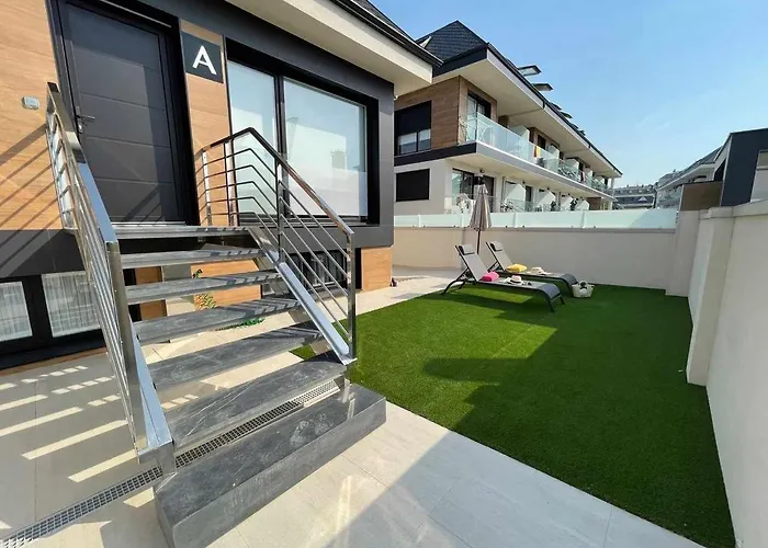 Adosado A 5 Hab * Foz